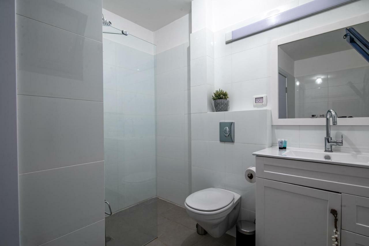 Port City Haifa - Bat Galim Oceanfront Luxury Eksteriør billede